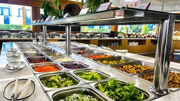 Desayuno buffet todos los días (con cargo)