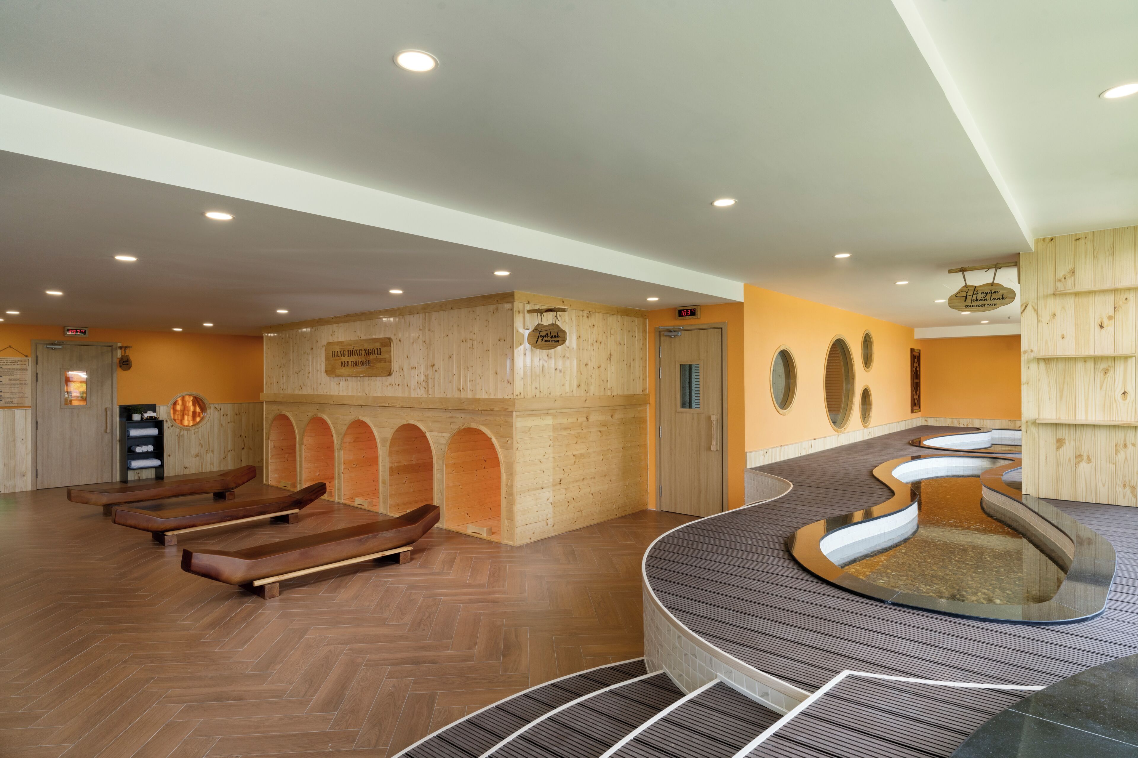 Sauna, hot tub, steam room, hot springs, body treatments