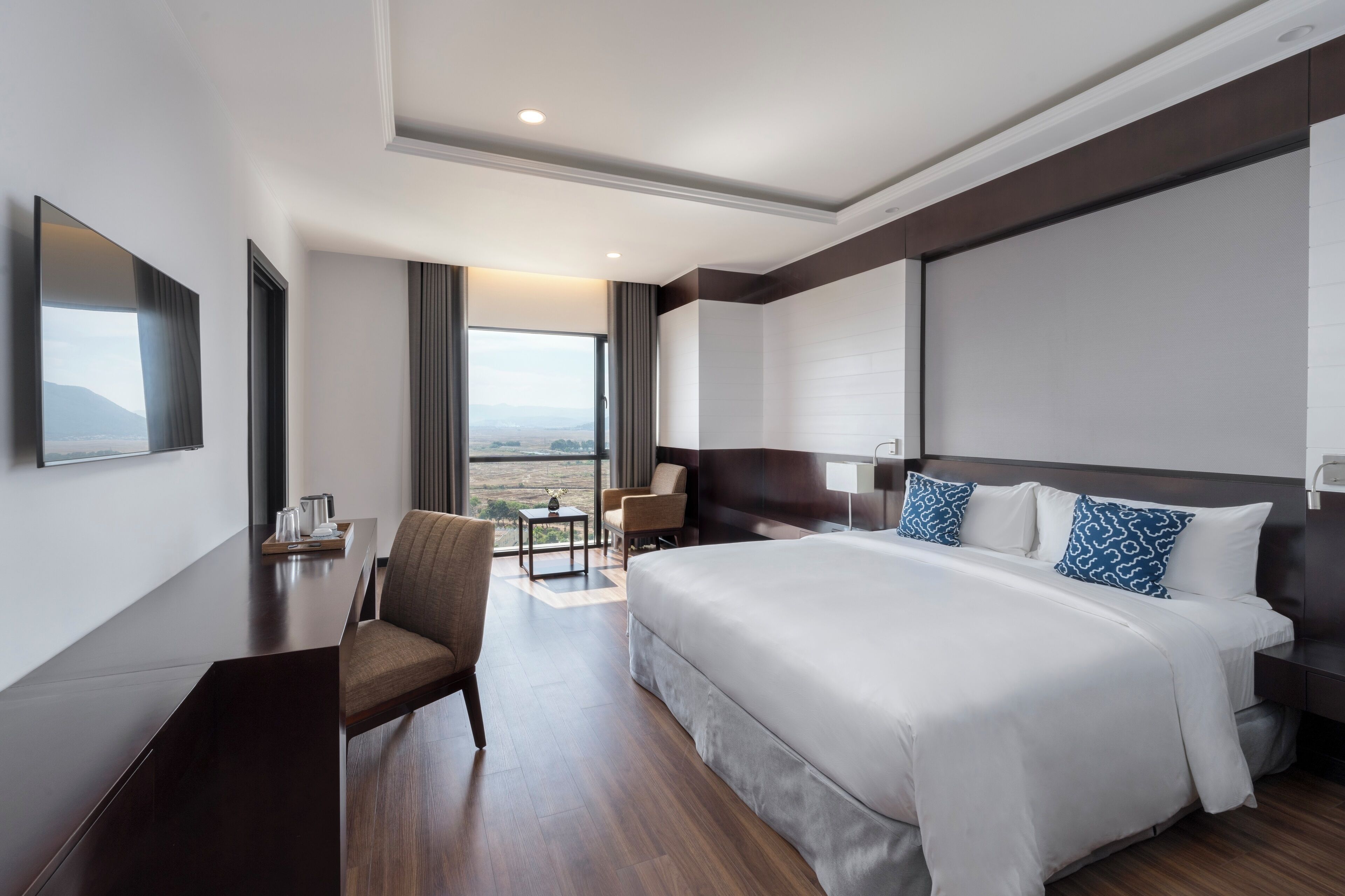 总统套房 | 迷你吧、客房内保险箱、办公桌、免费 WiFi