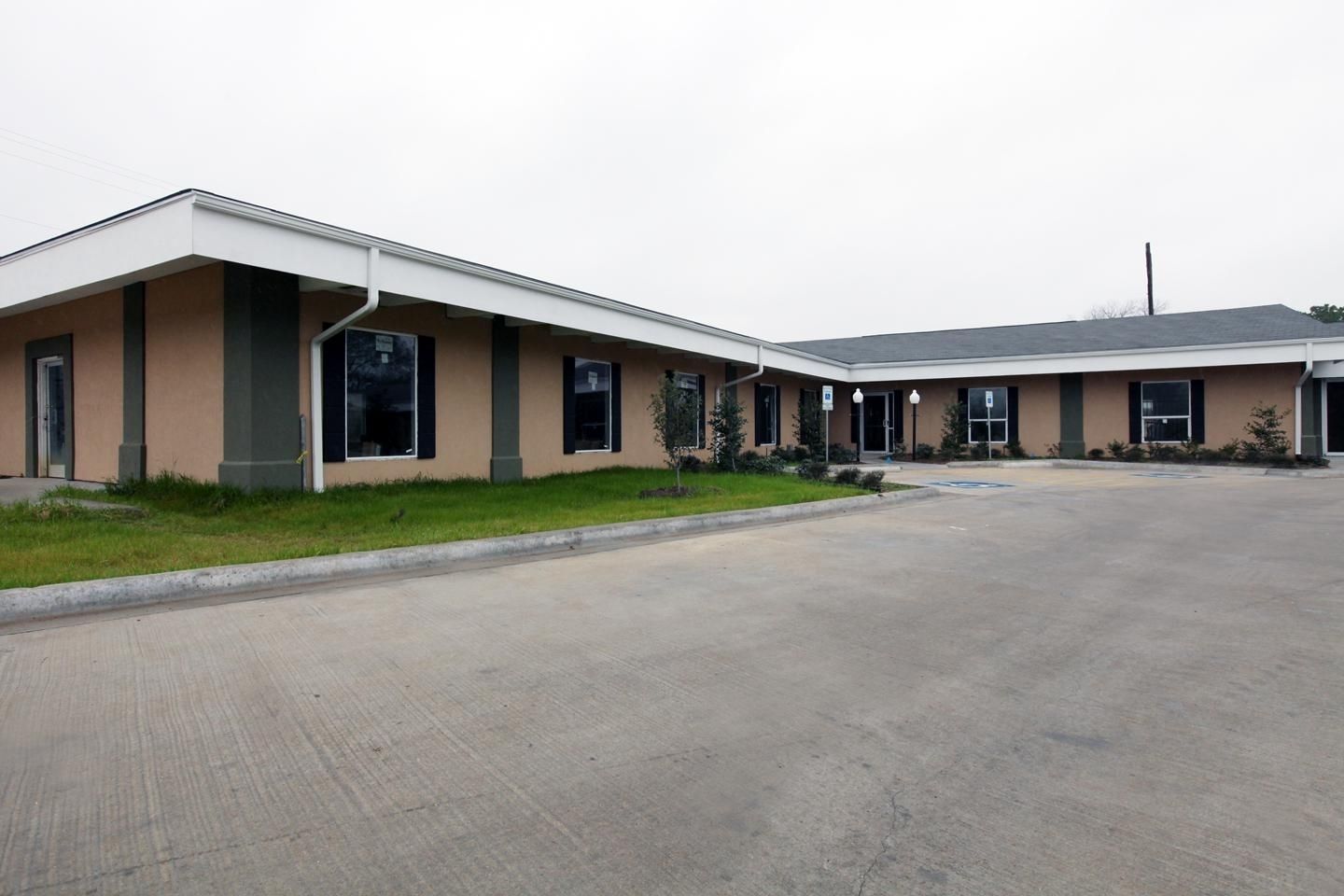 Vista frontal de la propiedad