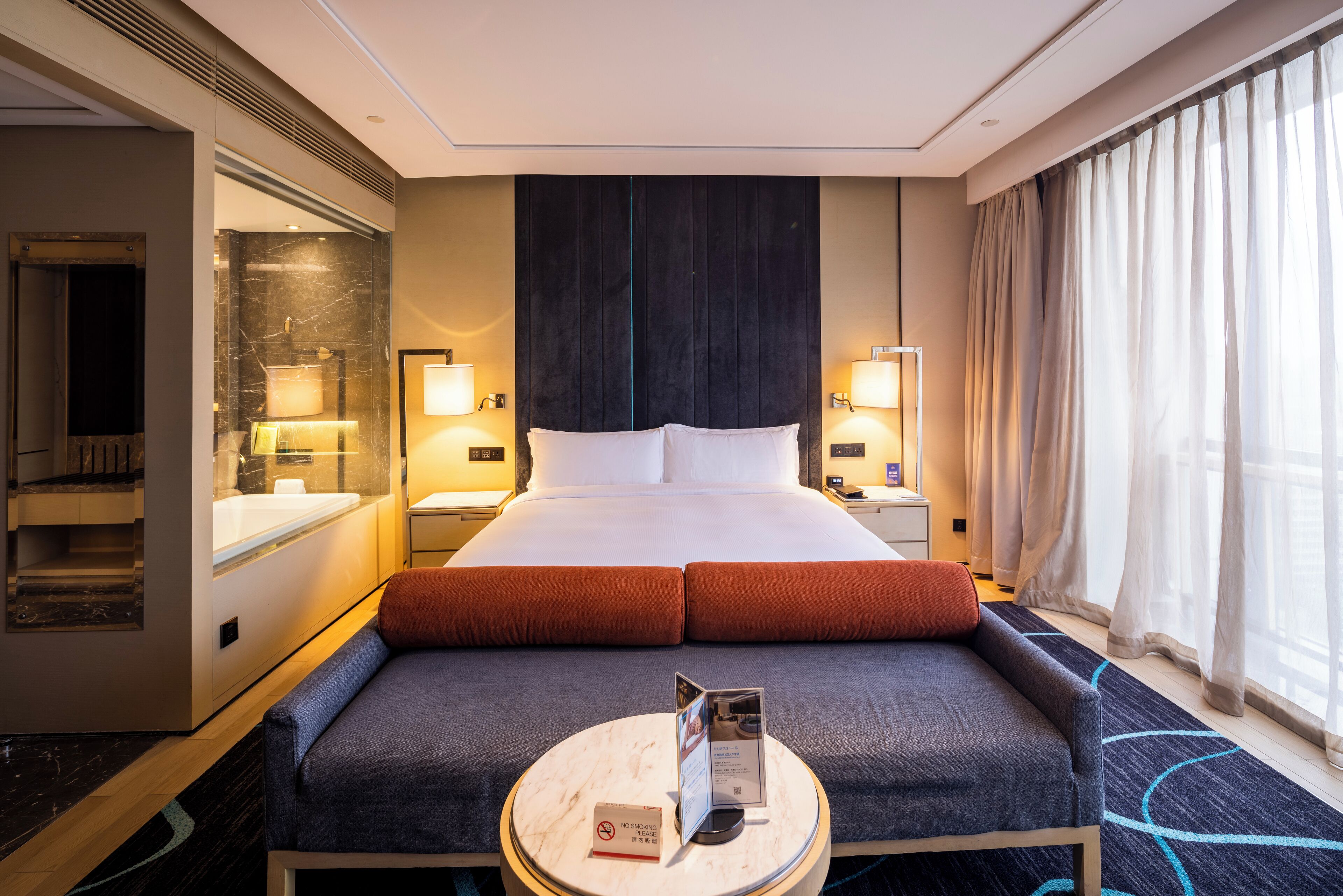 Executive Room, 1 King Bed | Premium bedding, down comforters, minibar, in-room safe