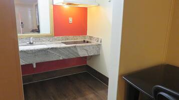 Deluxe Double Room, 2 Queen Beds, Kitchenette | Private kitchen