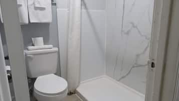 Basic Single Room, 1 King Bed | Bathroom