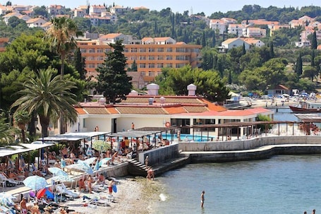 Beach nearby. Apartments Dub Cavtat