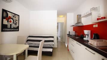 Standard-Apartment, Terrasse, Gartenblick | Hochwertige Bettwaren, Daunenbettdecken, Tempur-Pedic-Betten