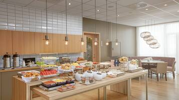 Petit déjeuner buffet (4050 ISK par personne)