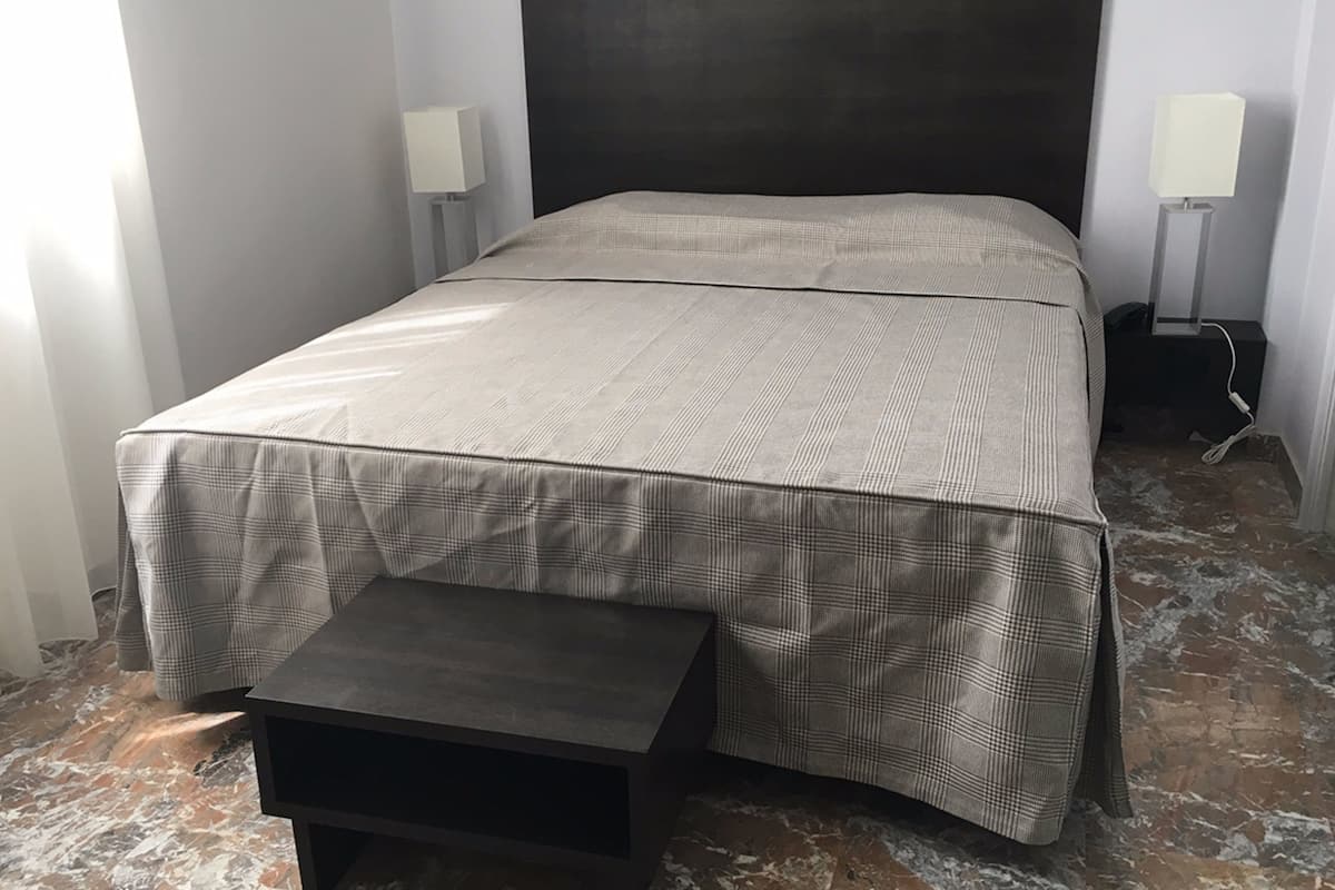 Minibar, in-room safe, blackout curtains, free WiFi