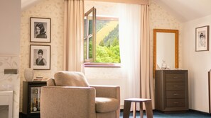 Luxury Suite | Minibar, in-room safe, individually decorated, individually furnished - Hotel Savoy (Spindleruv Mlyn)