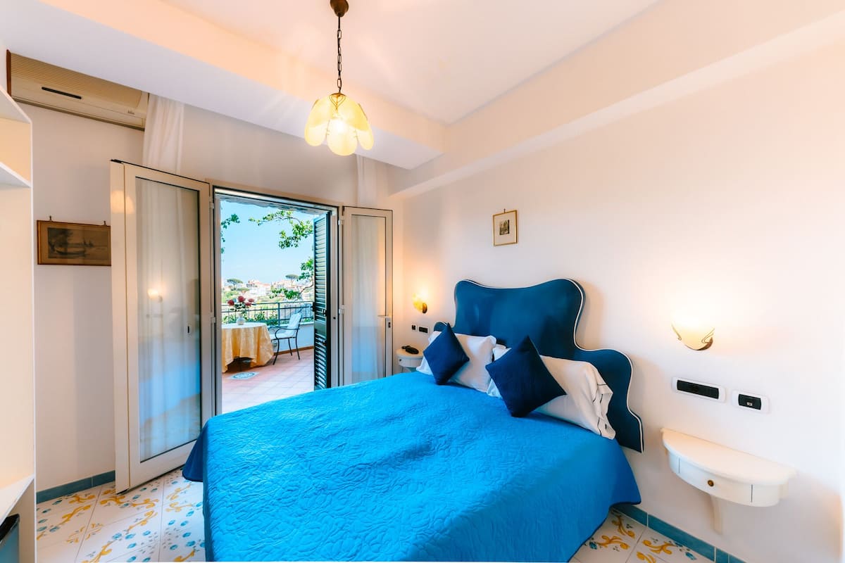 Kamar Double Standar, 1 Tempat Tidur Double | Seprai premium, selimut bulu angsa, bantalan ekstra lembut, dan minibar
