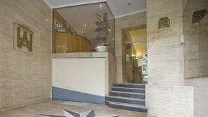 Pintu masuk interior