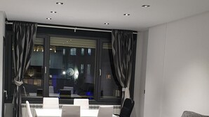 TV layar datar