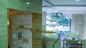 Pintu masuk interior