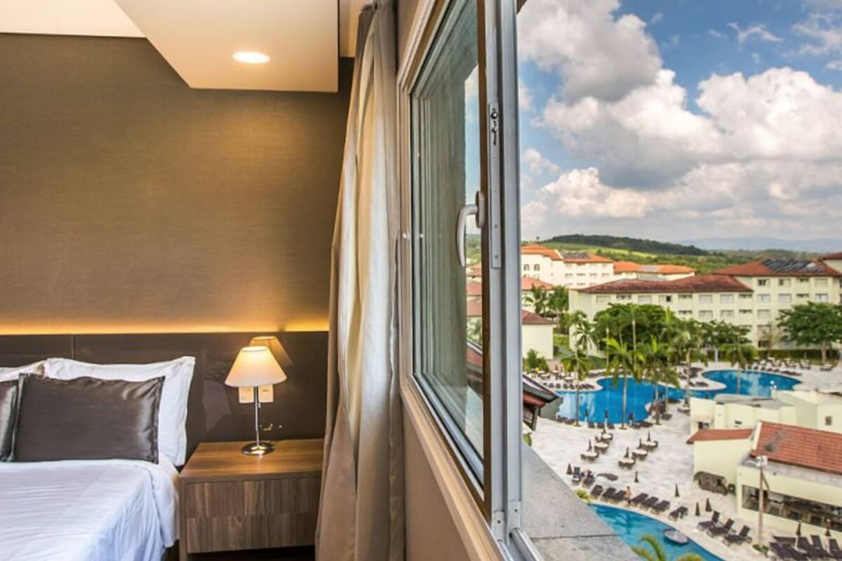 Superior Vista Piscina | Minibar, in-room safe, cribs (free), WiFi (free)