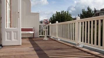 Deluxe Suite, Terrace (Van Gogh) | Balcony