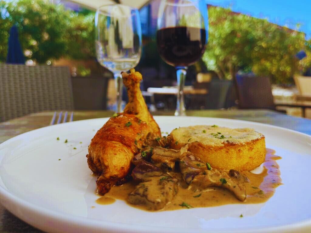 lunch and dinner served, regional cuisine