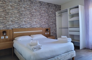 Coffres-forts dans les chambres, bureau, chambres insonorisées