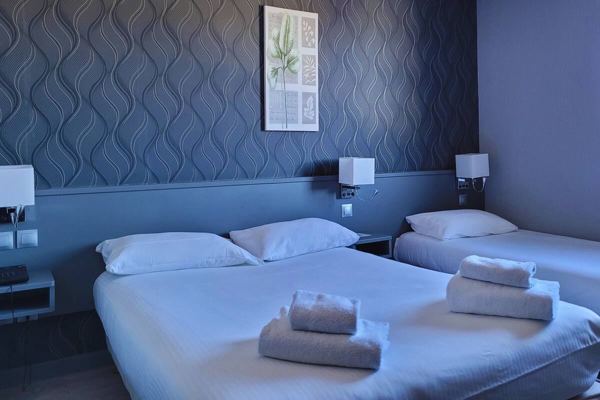 classique familiale | in-room safe, desk, soundproofing, iron/ironing board