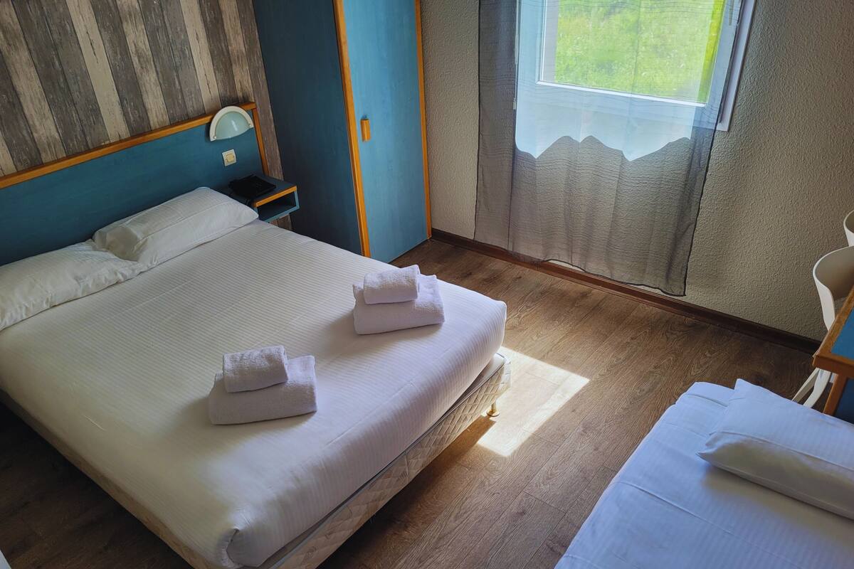 in-room safe, desk, soundproofing, iron/ironing board