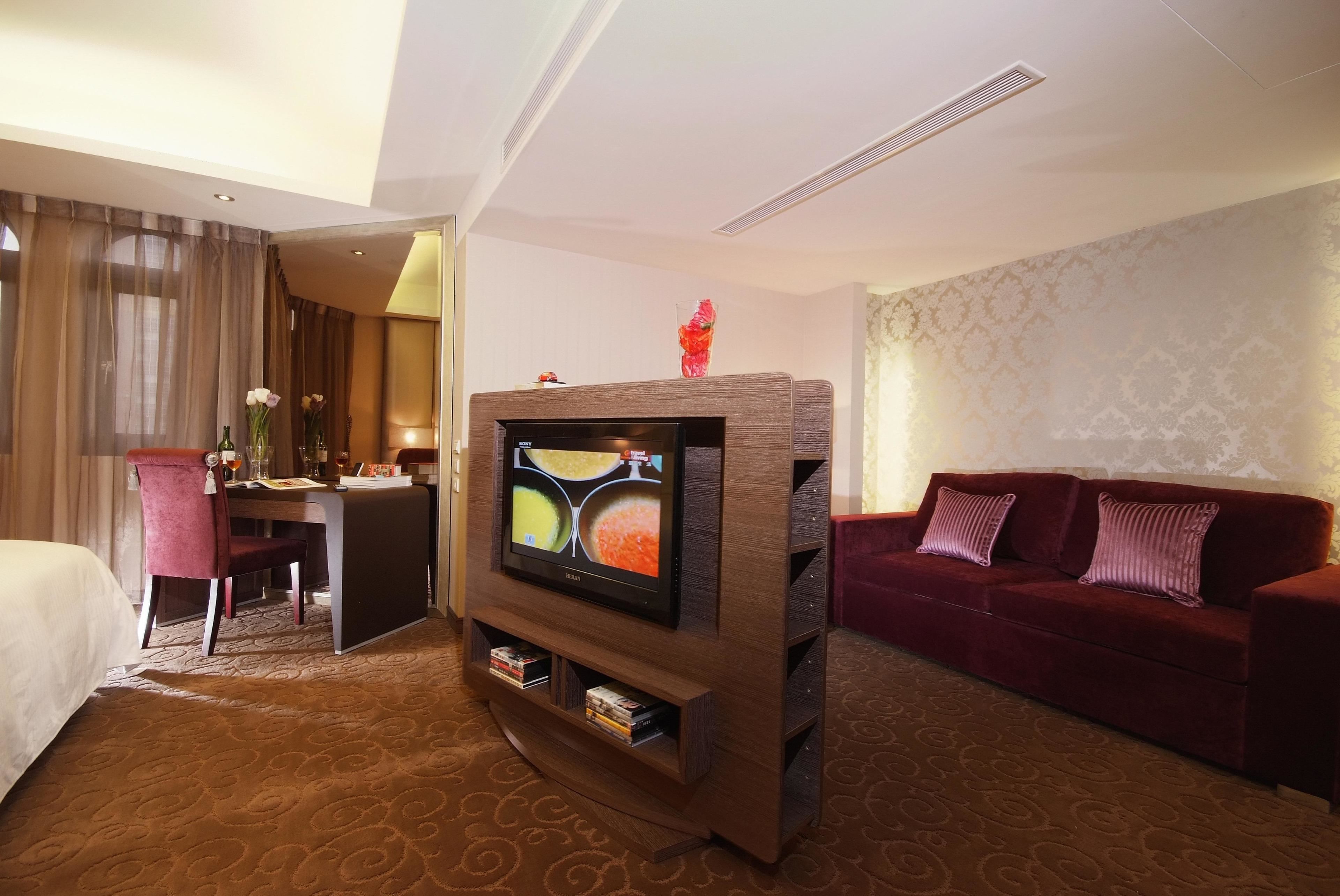 Standard Double Room (No windows) | Living area | 32-inch LCD TV with digital channels, TV