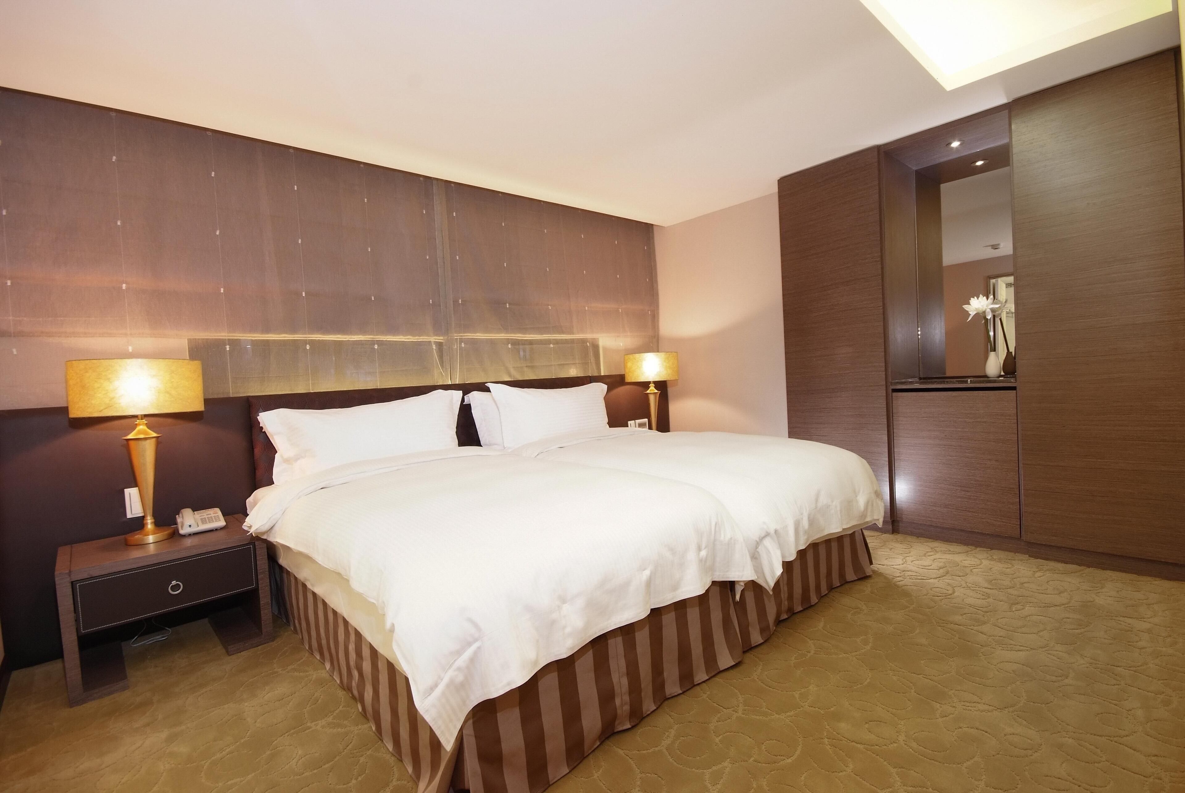 Photo - The Metro Hotel