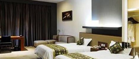 Camera Deluxe con 2 letti singoli, 2 letti singoli | Minibar, una cassaforte in camera, una scrivania