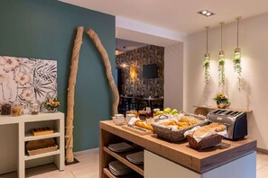 Daily buffet breakfast for a fee