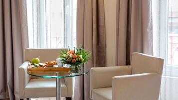Memory-foam beds, in-room safe, individually decorated