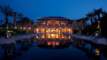 Outdoor pool, pool umbrellas