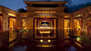 Property grounds - Conrad Sanya Haitang Bay (Sanya)