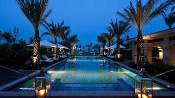 Conrad Presidential Villa | Living area