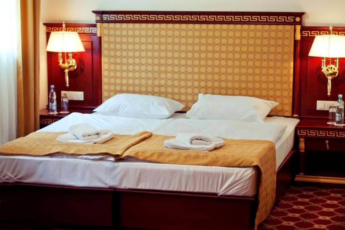 In-room safe, desk, rollaway beds (surcharge), WiFi (free)