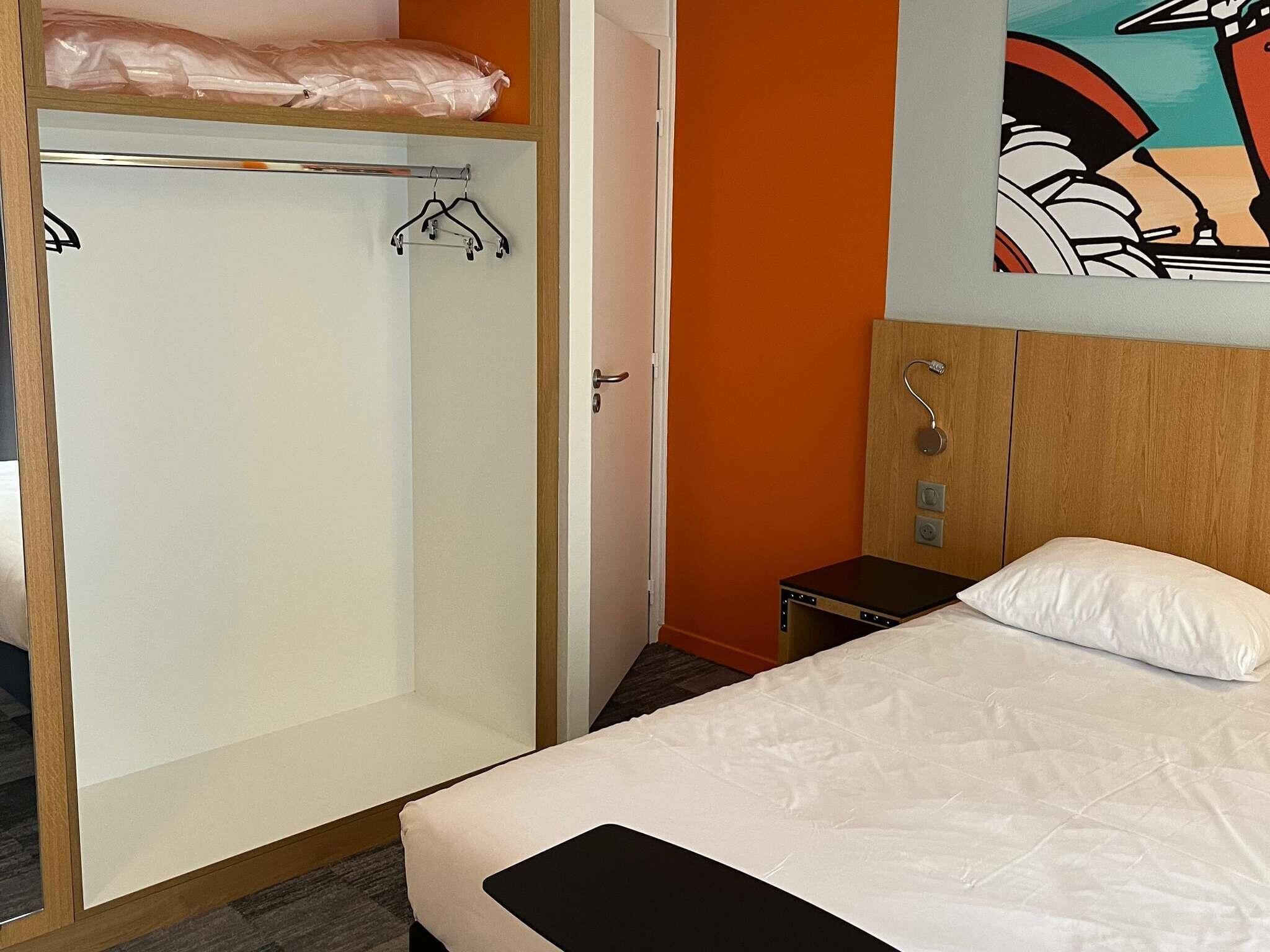 In-room safe, desk, soundproofing, free WiFi