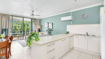 Standard Apartment, Non Smoking, Kitchen