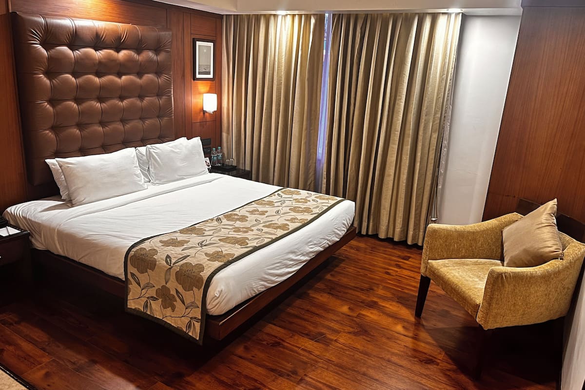 premium suites | 1 bedroom, minibar, in-room safe, free wifi