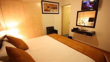 Standard Suite, 1 King Bed | Premium bedding, down comforters, Select Comfort beds