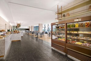 2 restaurants, breakfast served - Four Points by Sheraton Seoul, Guro (Seoul)