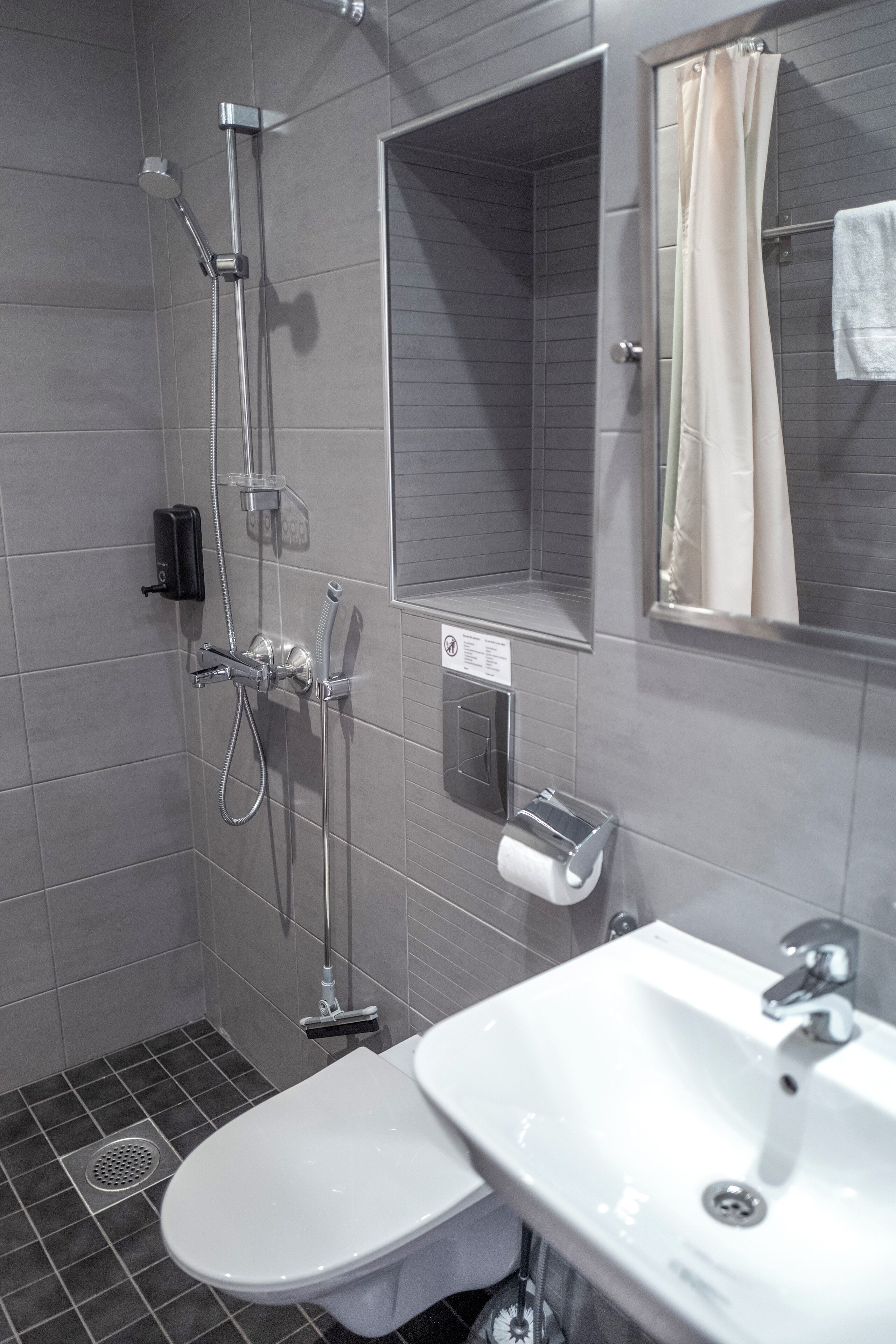 superior double room, 1 king bed | bathroom | hair dryer, bidet, heated floors, towels