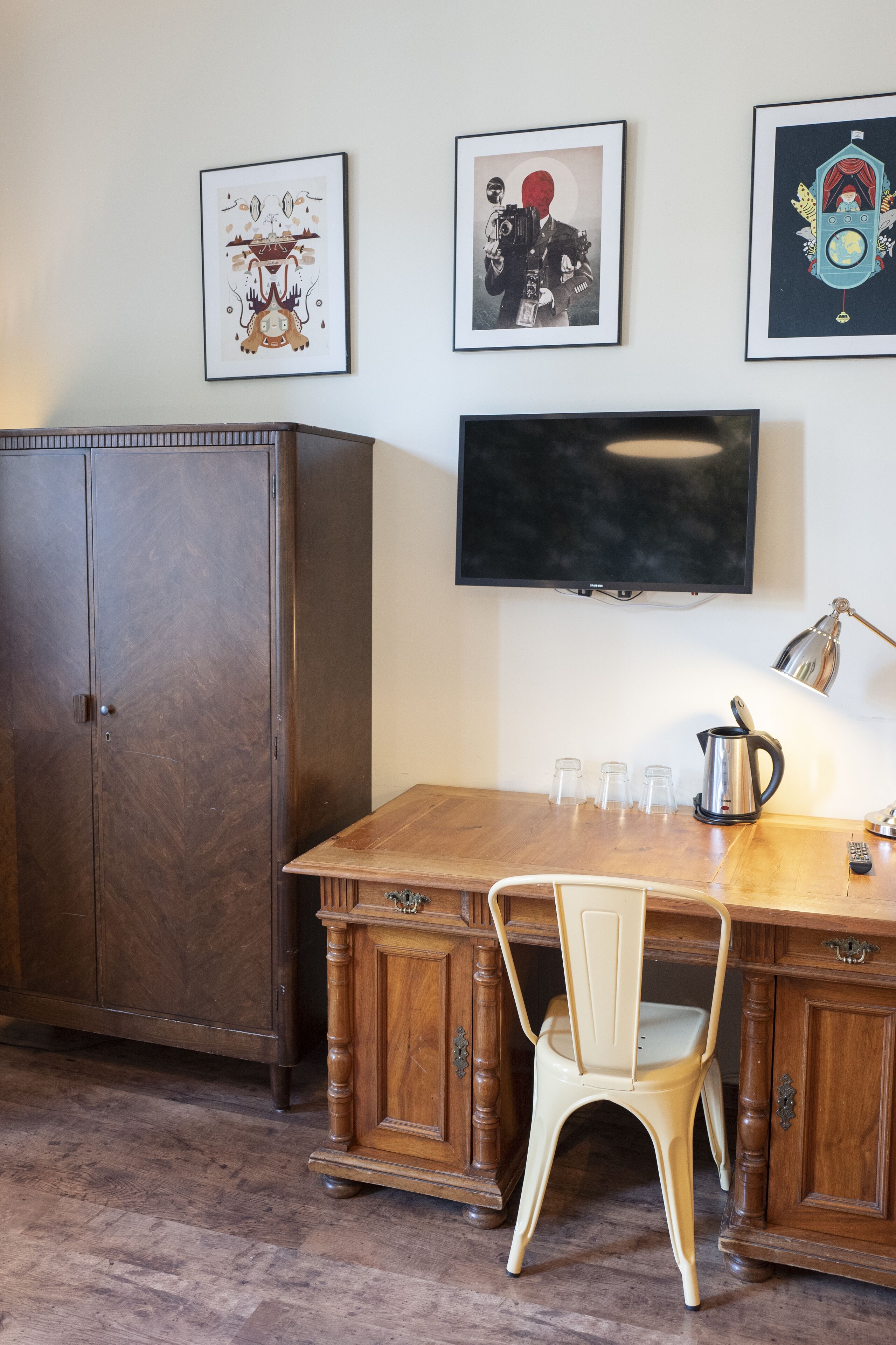 triple room | 1 bedroom, individually decorated, individually furnished, desk