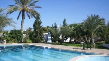 Alberca al aire libre por temporada