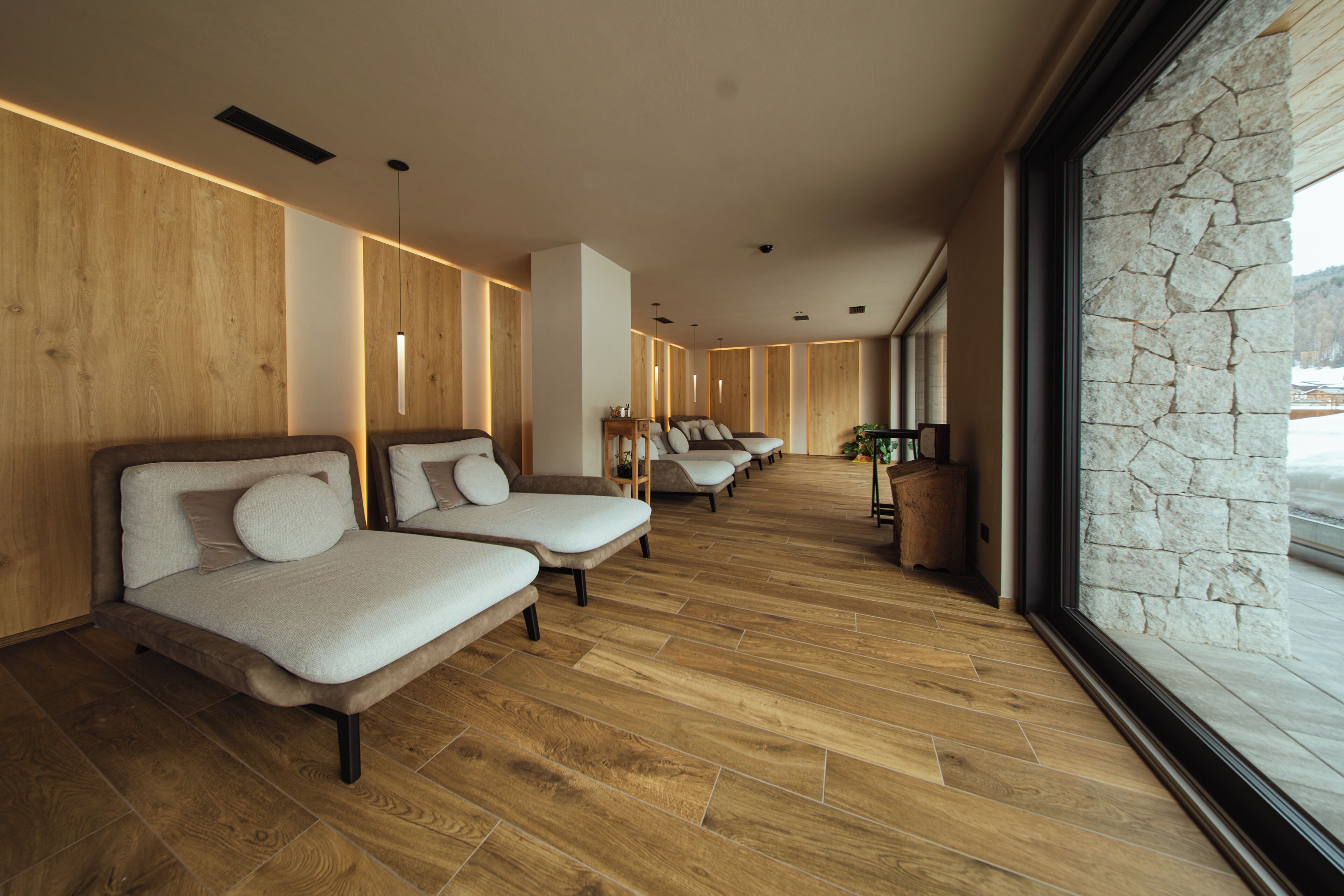 Sauna, massage/treatment rooms
