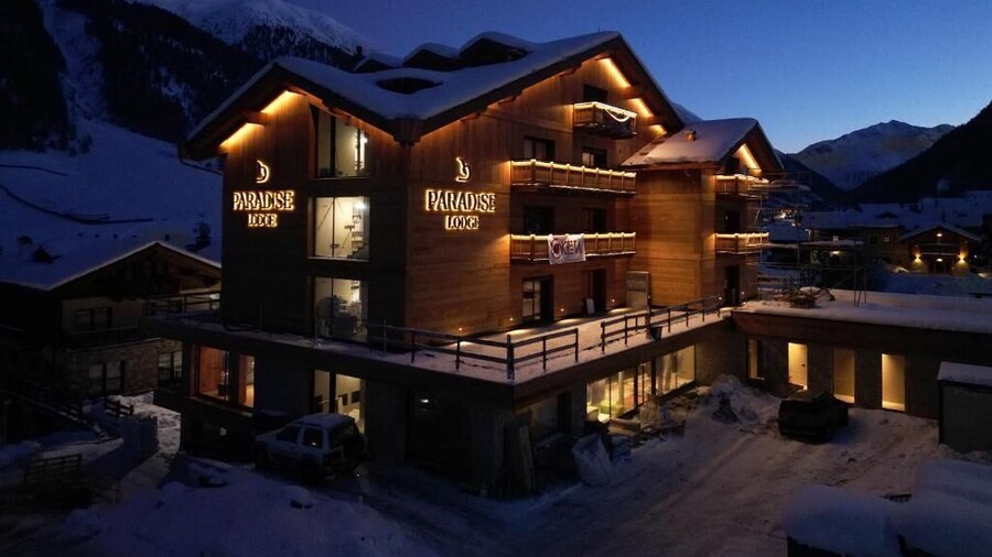 PARADISE LODGE