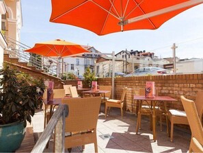 Outdoor dining - Hotel Villa Auguste Viktoria (Heringsdorf)