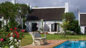 Outdoor pool, pool loungers