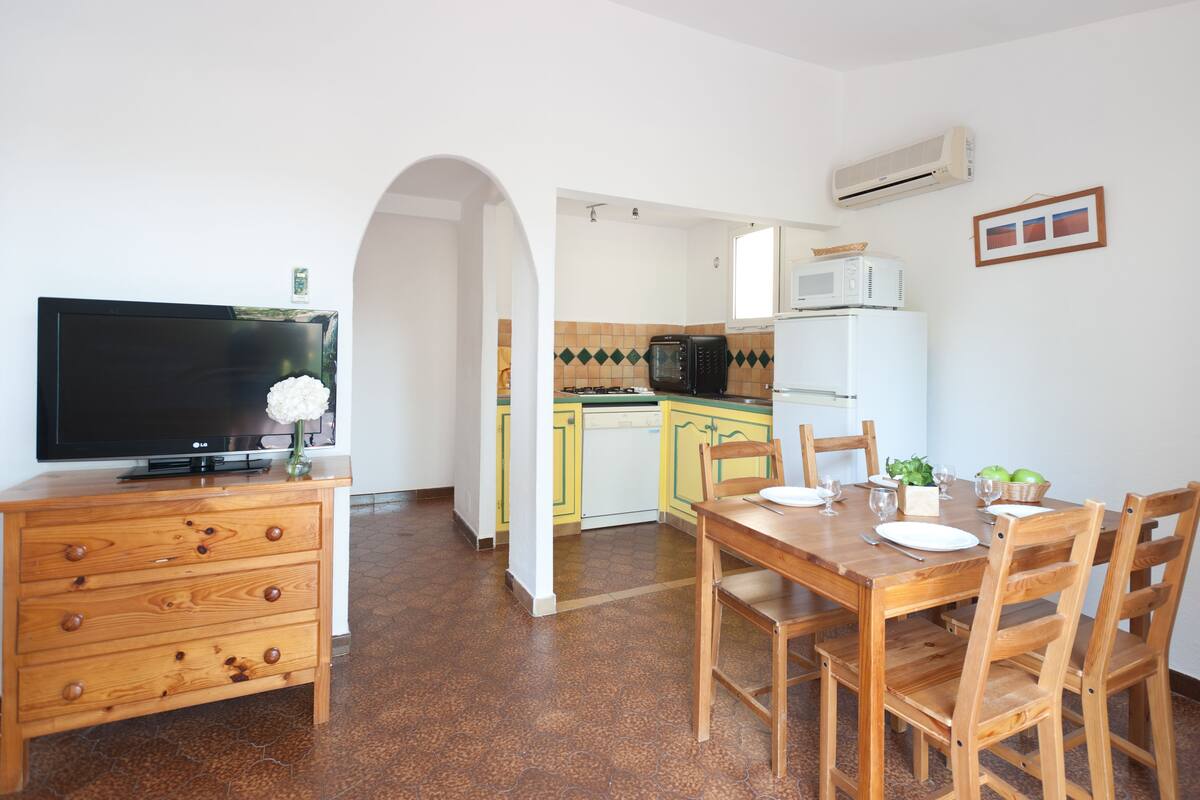 Suite, 3 soverom, kjøkken | Spiseområde på rommet
