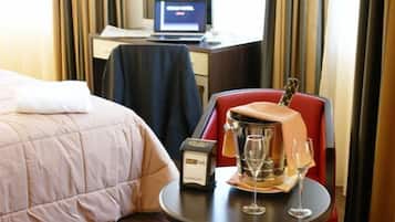 Junior Studio Suite | Premium bedding, down duvets, minibar, in-room safe