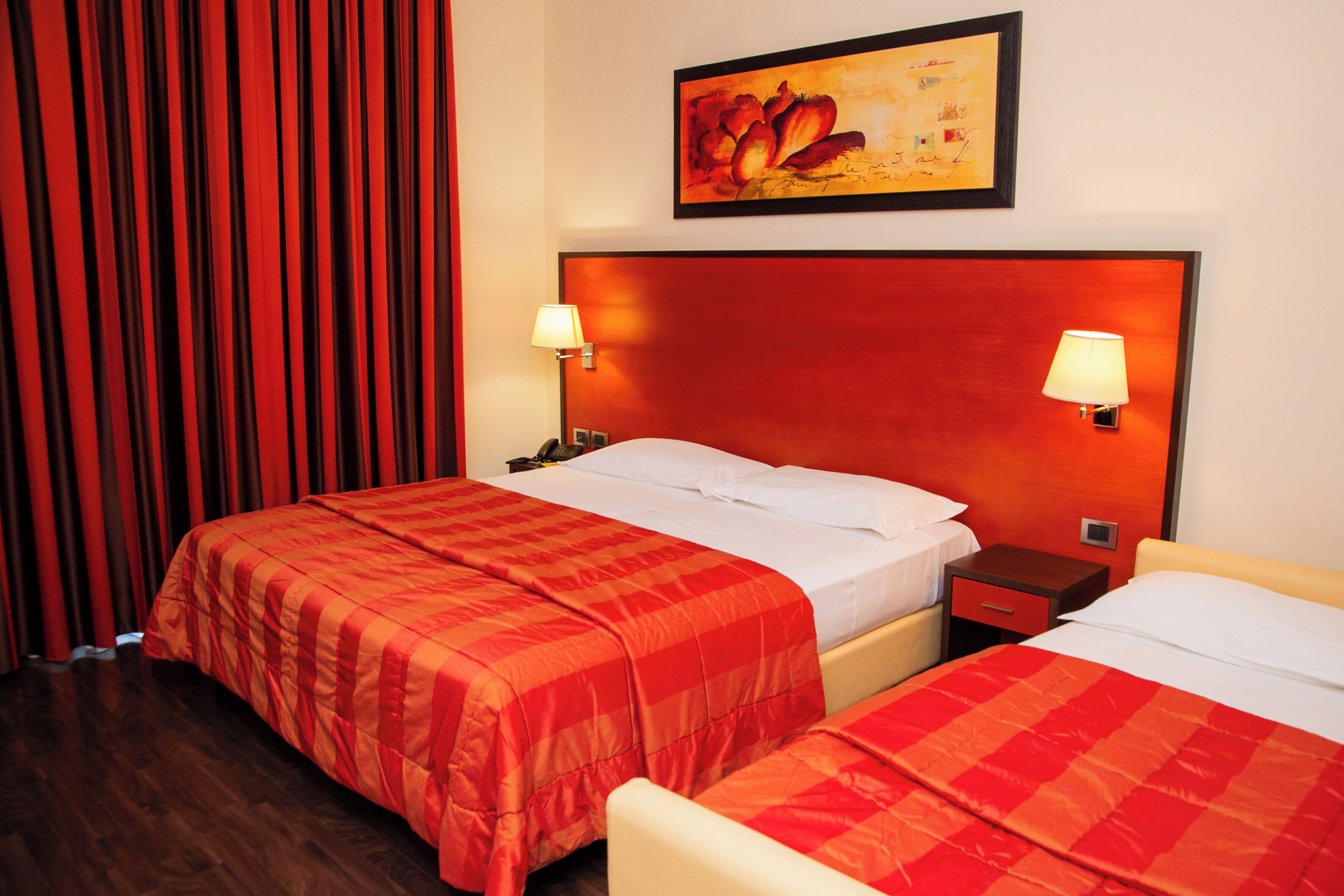 Dreibettzimmer | Hochwertige Bettwaren, Daunenbettdecken, Minibar, Zimmersafe