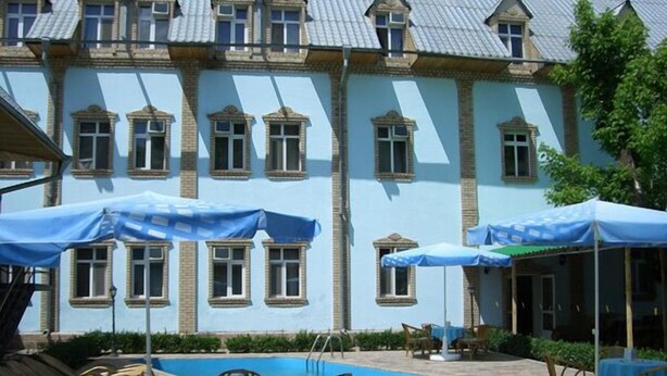 Outdoor pool - Grand Orzu Hotel (Tashkent)
