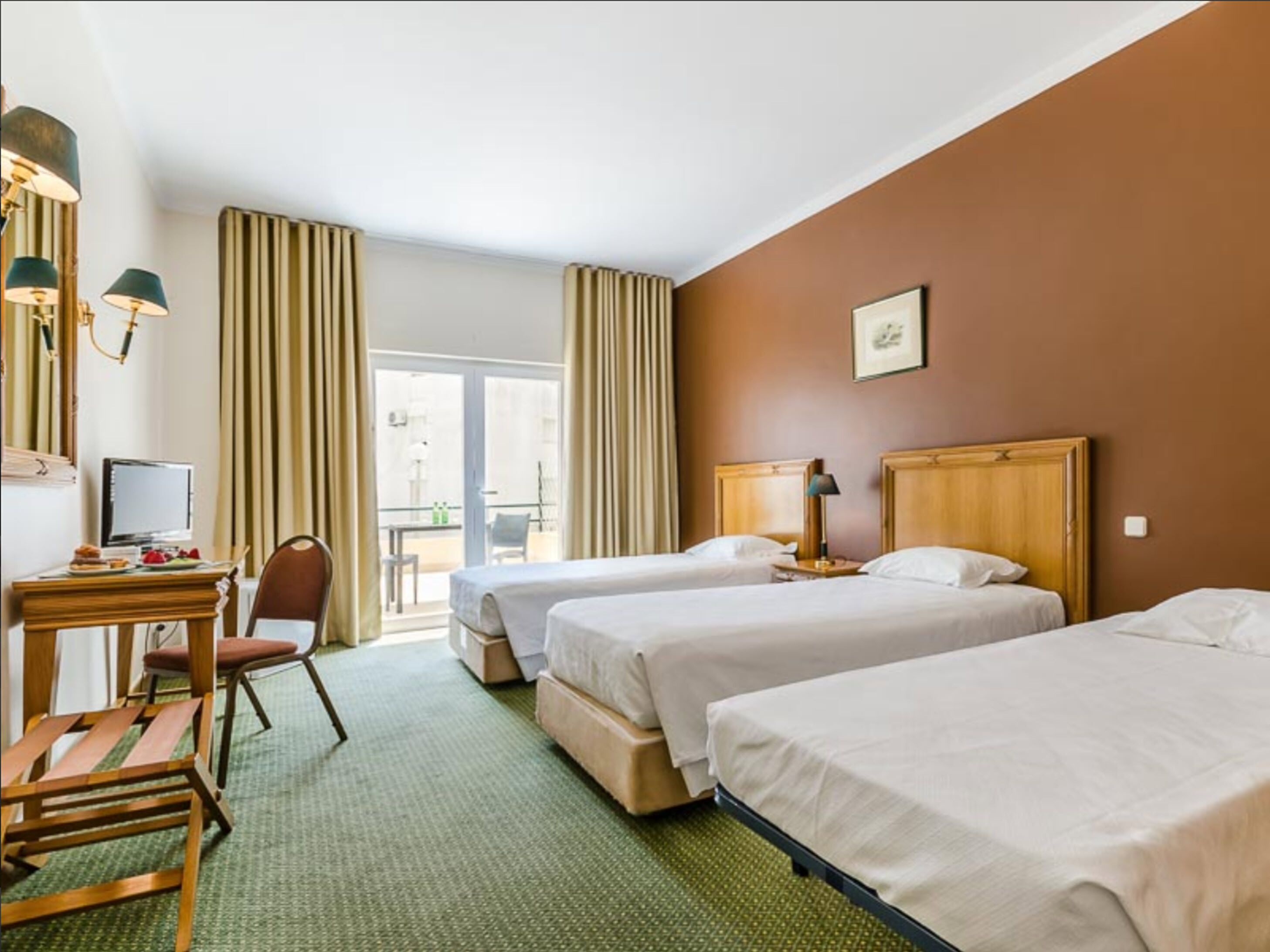 Triple Room