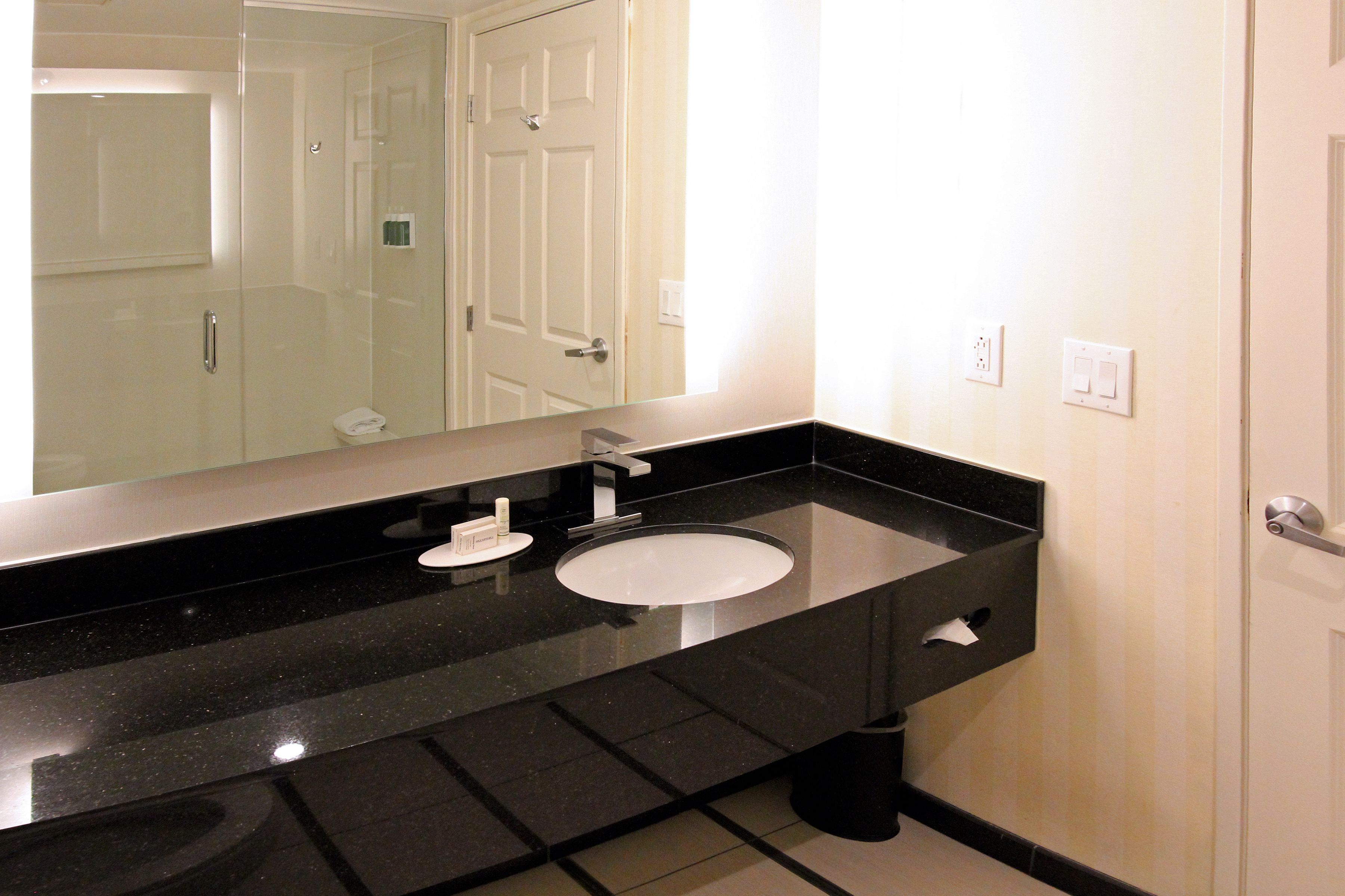 suite, 1 bedroom, non smoking | egyptian cotton sheets, premium bedding, pillow-top beds, in-room safe