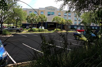 Hotel Exterior at Fairfield Inn & Suites by Marriott Charleston Airport/Conven